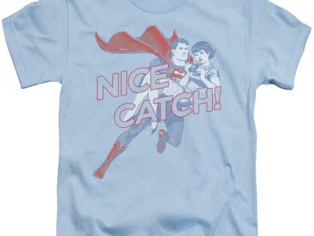 SUPERMAN : NICE CATCH S\S JUVENILE T-SHIRT 18\1 Light Blue MD (5\6) on Sale